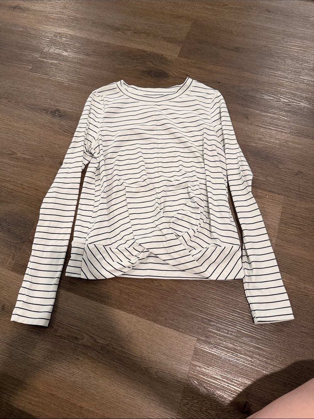 Old navy Striped Long-Sleeve Active Twist-Front Top - White/Black